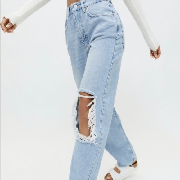 BDG Denim - Bdg High-Waisted Light Wash Distressed Baggy Jean, 31 waist